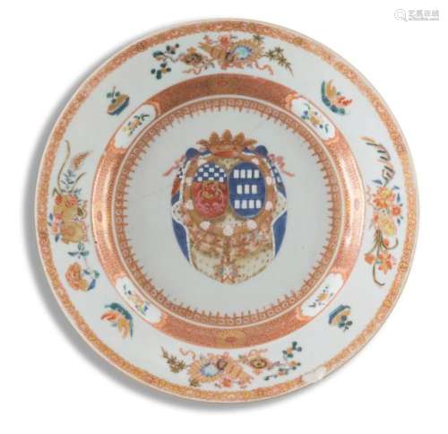 ARMORIZED PLATE IN PORCELAIN China, 18th century. …