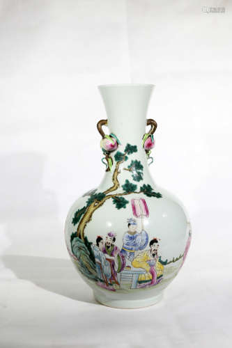 Chinese Qing Dynasty Jiaqing Dynasty Period Famille Rose Porcelain Bottle