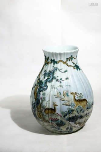 Chinese Qing Dynasty Yongzheng Period Doucai Porcelain Bottle