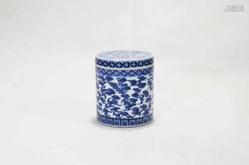 Chinese Qing Dynasty Qianlong Period Blue And White Porcelain Box