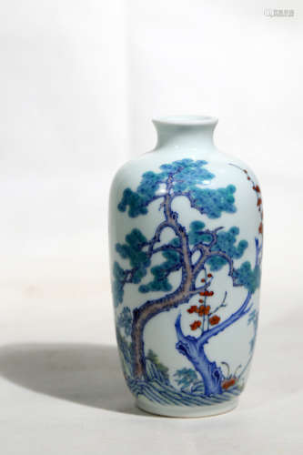 Chinese Qing Dynasty Qianlong Period Doucai Porcelain Bottle