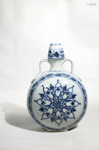 Chinese Ming Dynasty Blue And White Porcelain Bottle