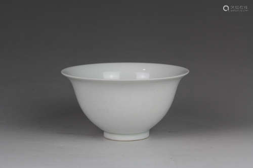 Chinese Ming Dynasty Chenghua Period Engraved White Glazed Porcelain Bowl