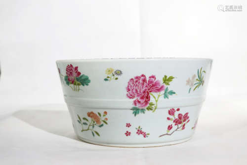 Chinese Mid Qing Dynasty Flower Pattern Porcelain Vessel