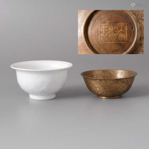 白釉刻花碗/大清乾隆年製銅鎏金碗一組