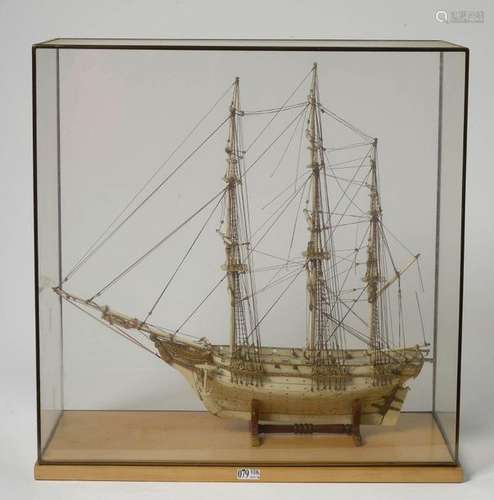 Rare maquette de bateau représentant une 