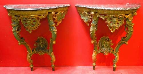 Paire de petites consoles Louis XV en bois sculpté…