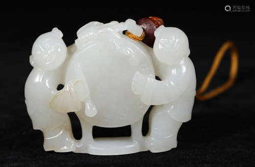 A HETIAN JADE CARVED FIGURE STORY SHAPE TABLET