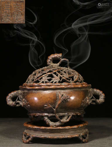 A COPPER CASTED BAMBOO PATTERN CENSER