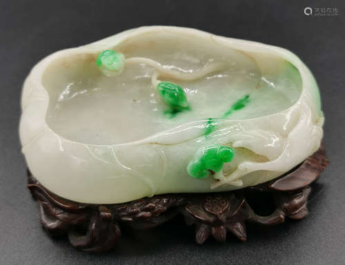 A JADEITE CARVED BRUSH WASHER WITH LOTUS PATTERN