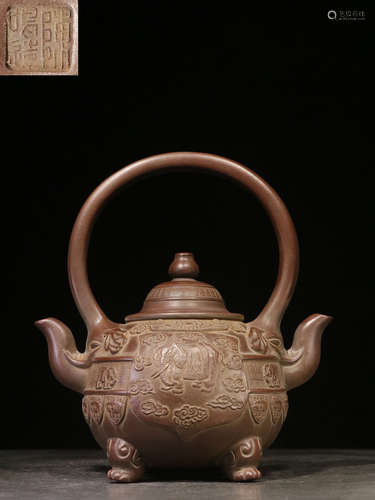 AN ELEPHANT PATTERN LIFTING ZISHA POT