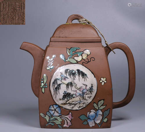 A FLOWER PATTERN COLOED ZISHA POT