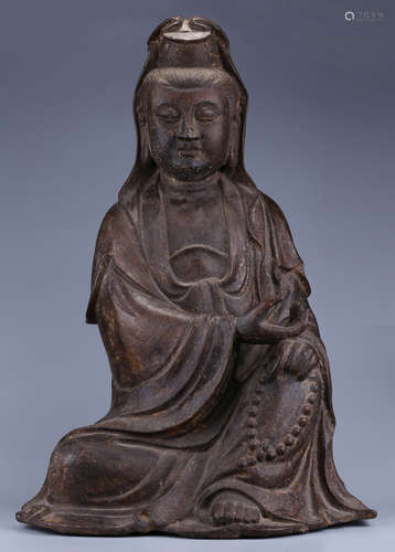 A GILT IRON CASTED GUANYIN BUDDHA STATUE