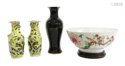 A collection of Chinese porcelain,