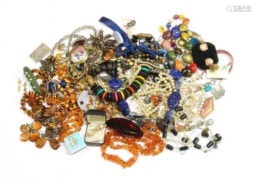 A quantity of silver and costume jewellery,