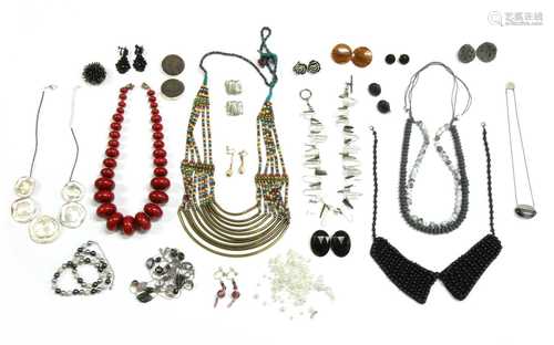 A collection of contemporary costume jewellery,