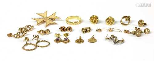 A quantity of gold jewellery,