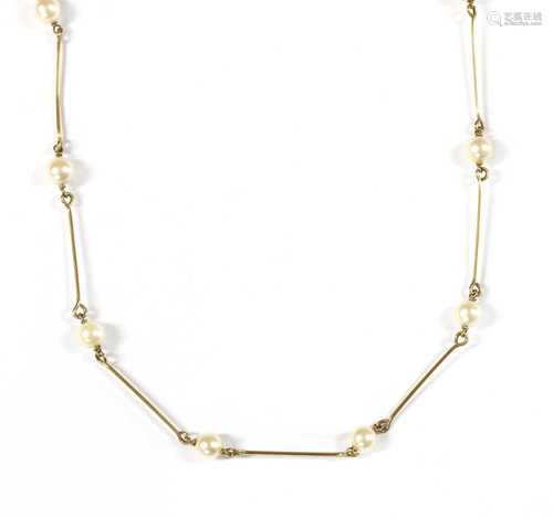 A 9ct gold cultured pearl necklace,