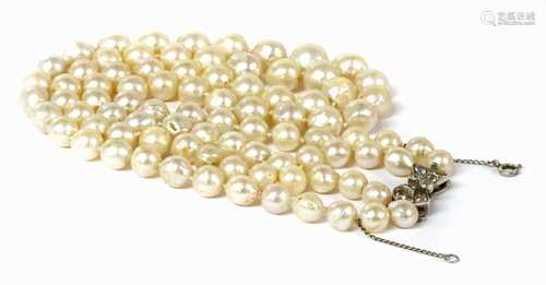 A two row graduated cultured freshwater pearl necklace,