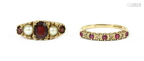 A 9ct gold garnet and pearl ring,