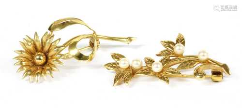 A 9ct gold pearl set spray brooch,