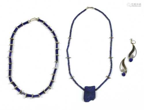 A contemporary silver lapis lazuli bead necklace,