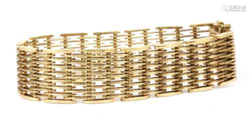 A 9ct gold gate bracelet, c.1970,