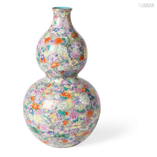 FAMILLE ROSE 'MILLEFLEUR' DOUBLE GOURD VASE QING DYNASTY, 18TH-19TH CENTURY