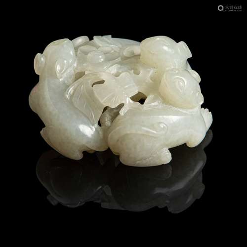 PALE CELADON JADE 'CATS' CARVING QING DYNASTY, 18TH-19TH CENTURY