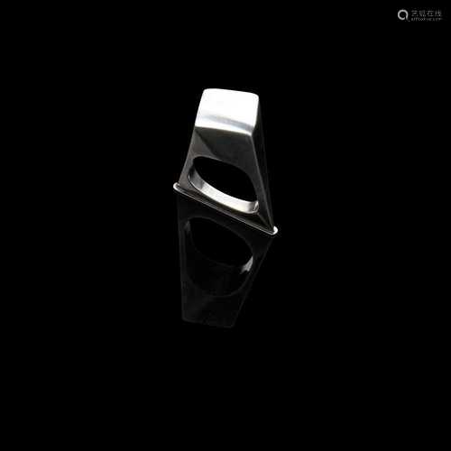 Vivianna Torun Bülow-Hübe (Swedish 1927-2004) for Georg Jensen Triangulated Ring