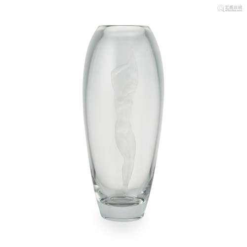 VICKE LINDSTRAND (1904-1983) FOR ORREFORS, SWEDEN ENGRAVED GLASS VASE, 1930S