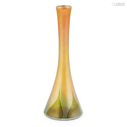 TIFFANY STUDIOS, NEW YORK IRIDESCENT 'FAVRILE' GLASS BOTTLE VASE, CIRCA 1910