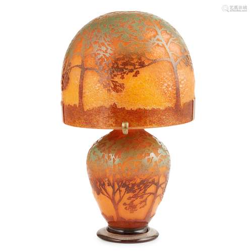 JOHN MONCRIEFF LTD., PERTH RARE 'MONART' CAMEO GLASS LAMP, CIRCA 1930