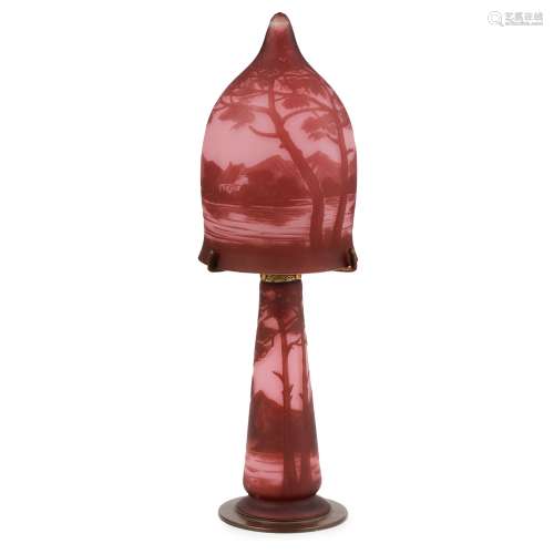 LOETZ, AUSTRIA 'RICHARD' CAMEO GLASS TABLE LAMP, CIRCA 1920