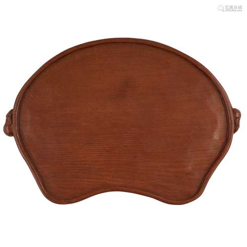 ROBERT 'MOUSEMAN' THOMPSON (1876-1955) LARGE KIDNEY-SHAPED OAK TRAY, CIRCA 1970S-80S