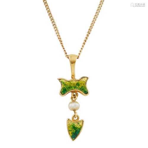 JAMES CROMAR WATT (1862-1940) GOLD & ENAMEL PENDANT, CIRCA 1905