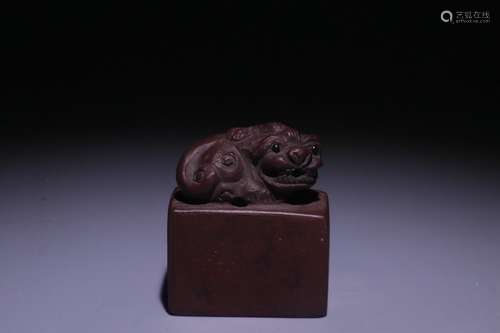 A Chinese Old Zisha Beast Seal