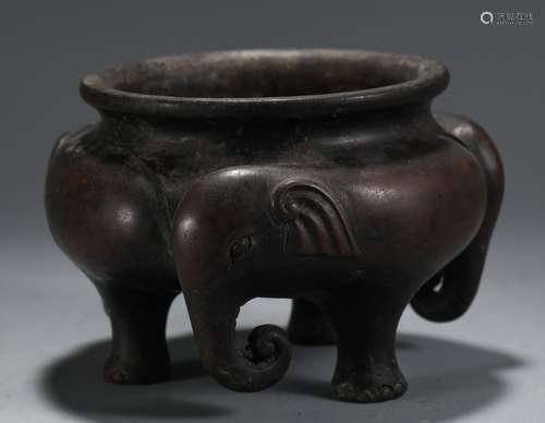 A Chinese Elephant Shaped Bronze Censer