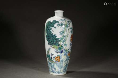 A Chinese Porcelain Doucai Phoenix Pattern Vase