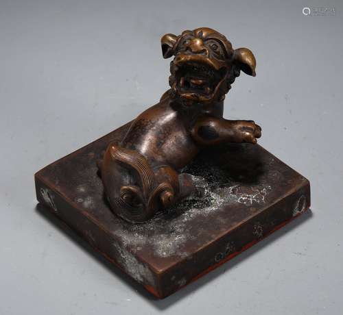 A Chinese Bronze Beast Seal