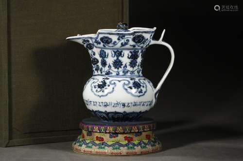 A Chinese Porcelain Blue&White Lotus Pattern Pot