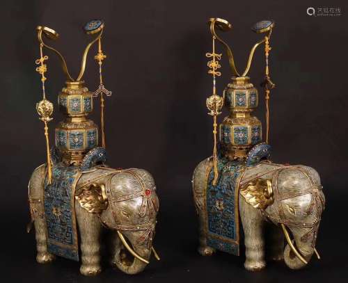 Large Bronze Elephants With Double Gourd Ruyi Septors