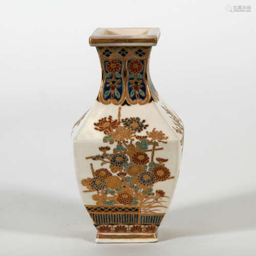 Classic Imperial Satsuma Vessel, Meiji Period