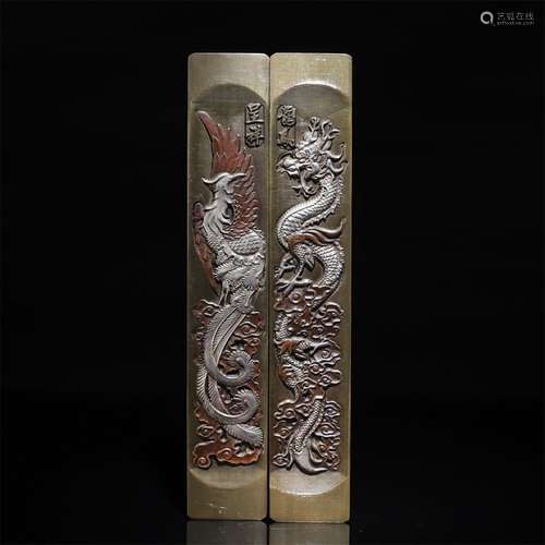 A Pair of Chinese Silver Gilding Dragon&phoenix Pattern Paper Weight