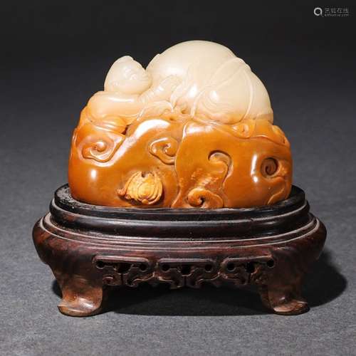 A Chinese Shoushan Stone Carved Ornament with pedestal