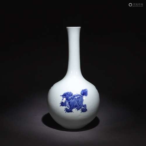 A Chinese Blue and White Kylin Pattern Porcelain Flask