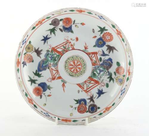 Property of a lady - a Chinese famille verte shallow dish, Kangxi period (1662-1722), 8.75ins. (22.
