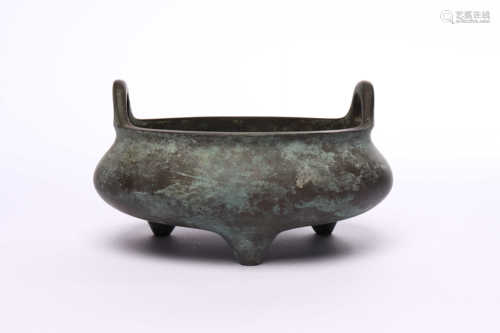 Bronze censer with two ears