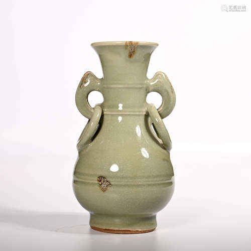 Ring eared bottle of Longquan kiln