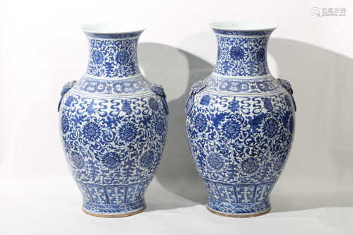 A pair of blue and white lotus ornaments in mid Qing Dynasty